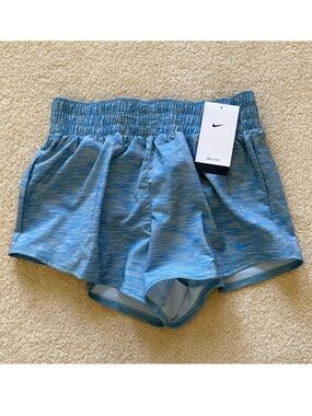 NWT Nike Women's One Dri-FIT Mid-Rise 3" Brief-Lined Shorts. Size Small.